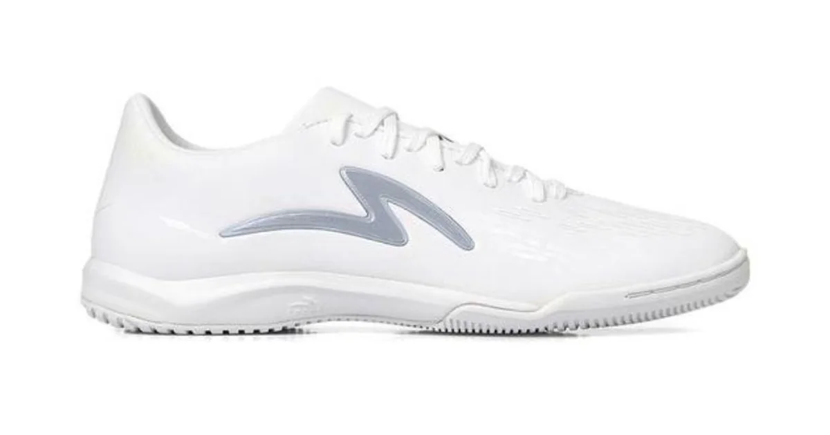 Sepatu futsal lokal Specs Accelerator Illuzion 4 Pro IN warna White Lime dari samping