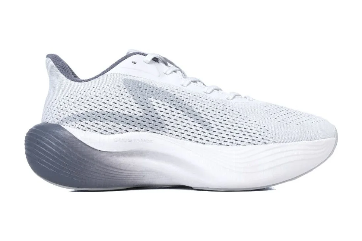 Specs Skyrunner EVR tampak samping, sepatu lari lokal untuk pemakaian umum