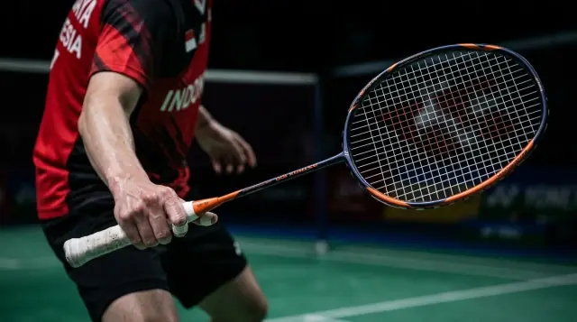 Raket badminton terbaik sesuai level pemain